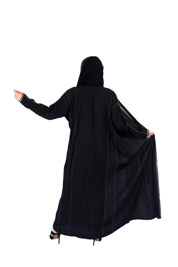 ⁦عبايه كريب سعودي بشك في الاكمام والامام⁩ - الصورة ⁦5⁩