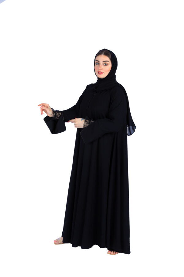 ⁦عبايه كم دانتيل كلوش⁩ - الصورة ⁦2⁩