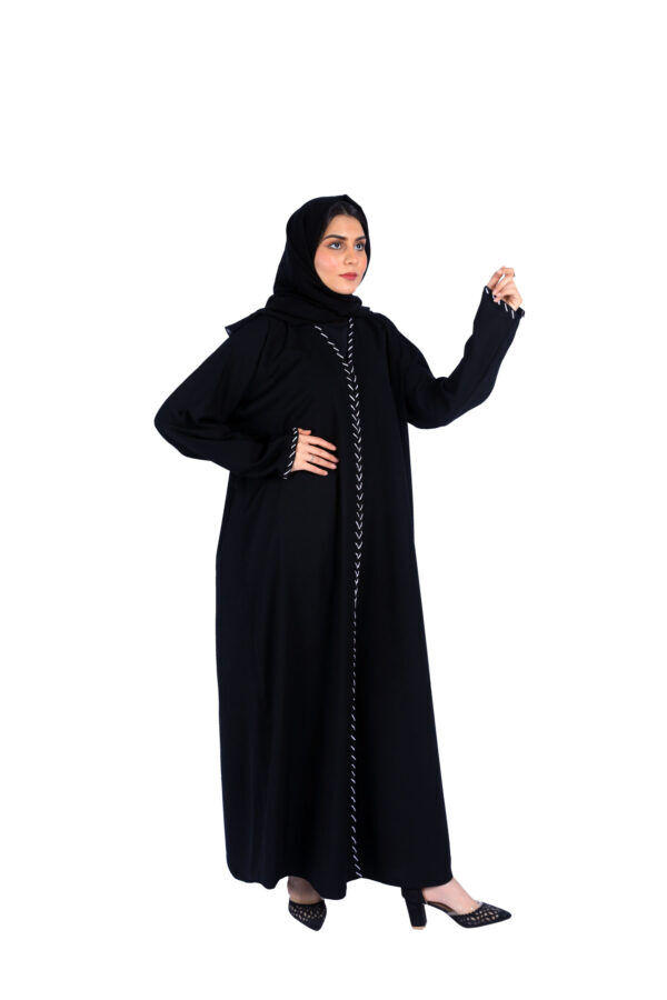 ⁦عبايه زهرة بشك من امام محدد بأبيض⁩ - الصورة ⁦4⁩