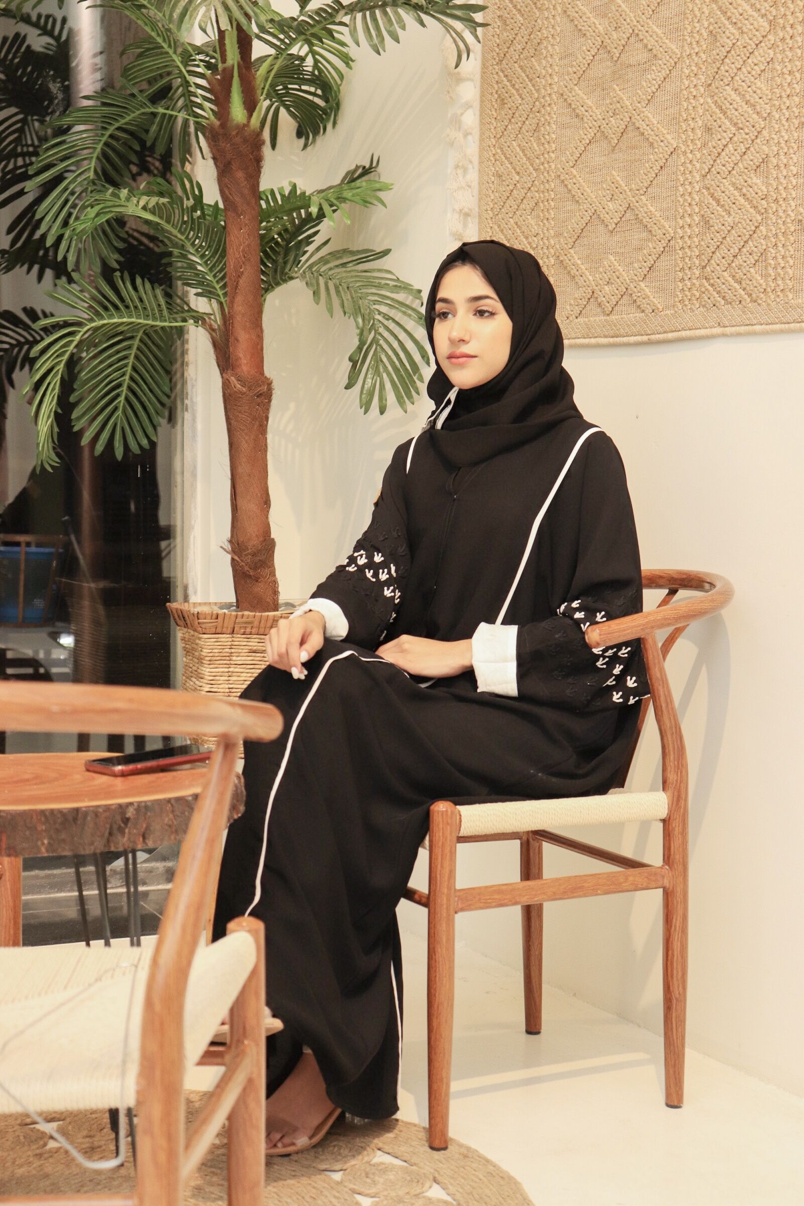 عباية قصة مفتوحة