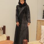 عبايه كتان بتدخل قماش مخطط من الاجناب