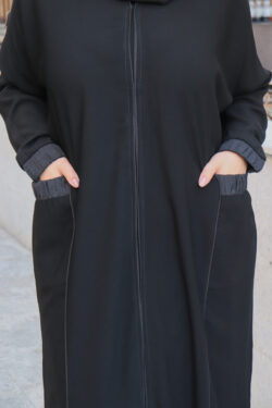 ‎عباية كريب ملكي بجيوب أمامية و أكمام مطاط