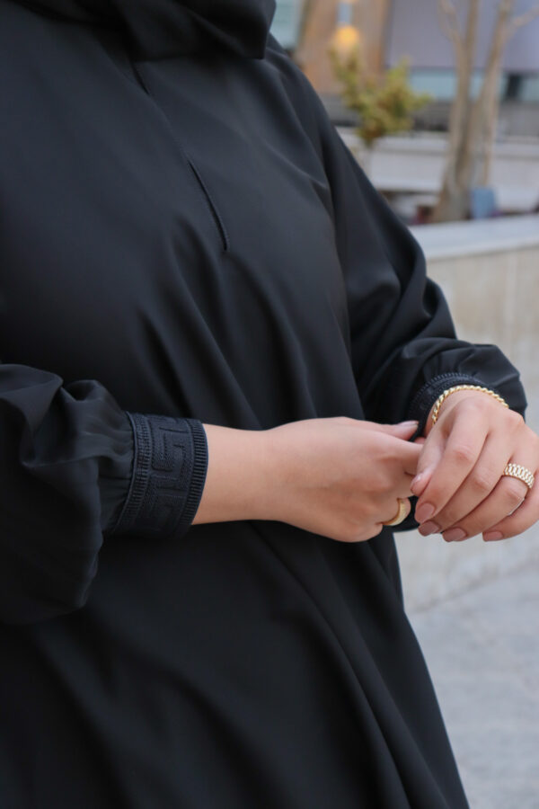 ⁦عبايه مغلقه و بكمام مطاط مشجره⁩ - الصورة ⁦4⁩