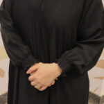 عبايه مغلقه و باكمام مطاط ابره