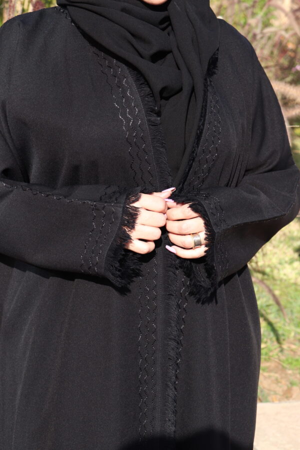 ⁦عبايه مزينه بارى مبتكره من امام⁩ - الصورة ⁦3⁩