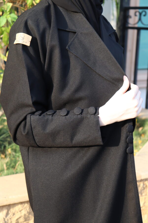 ⁦عبايه مفتوحة بطبقة داخلية مع ربطة جانبية بلياقه⁩ - الصورة ⁦3⁩