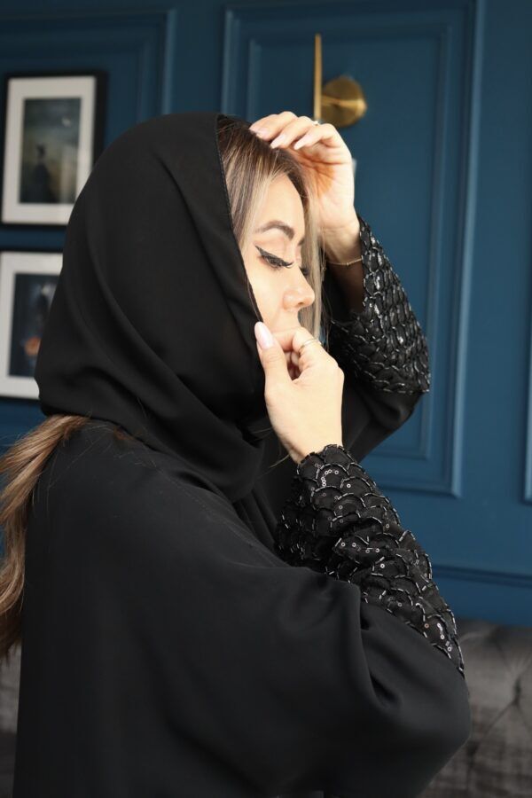 ⁦عباية شك ازدهار من اكمام وخرز لامع⁩ - الصورة ⁦7⁩