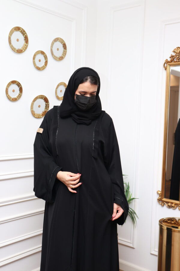 ⁦عبايه كلوش بفصوص محددة من الأكمام⁩ - الصورة ⁦10⁩