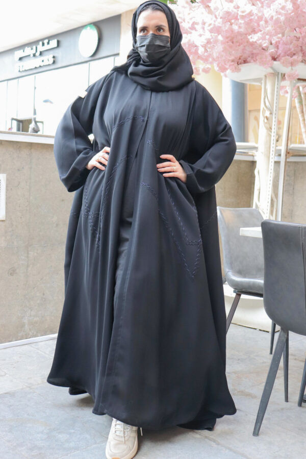 ⁦عبايه كلوش مطرزه بخيوط مخفي كحلي⁩ - الصورة ⁦3⁩