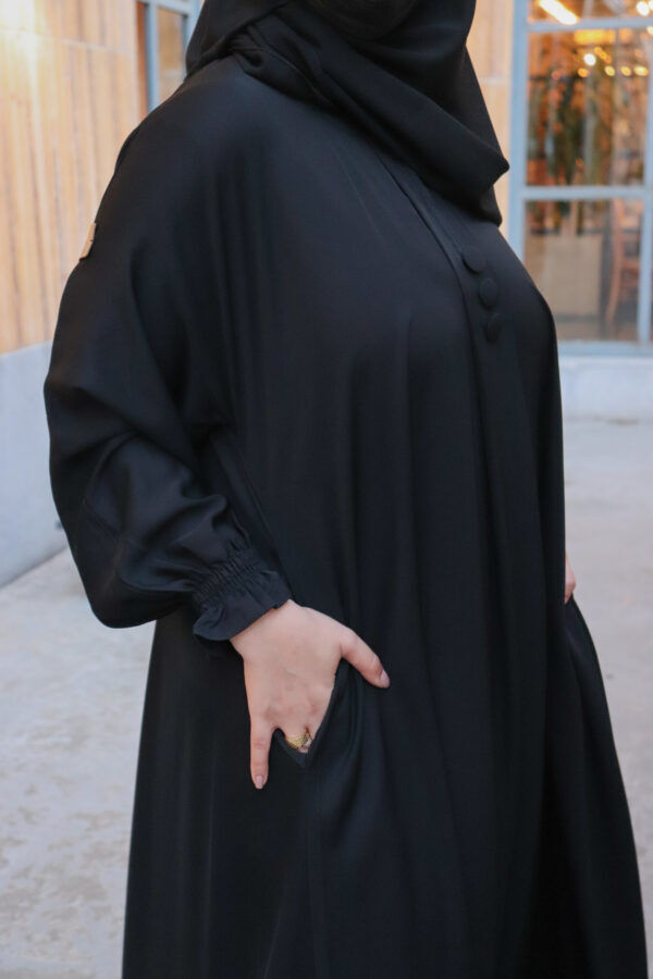 ⁦‎عبايه مغلقة بكسرة كلوش بجيوب مخفى وكم مطاط⁩ - الصورة ⁦7⁩