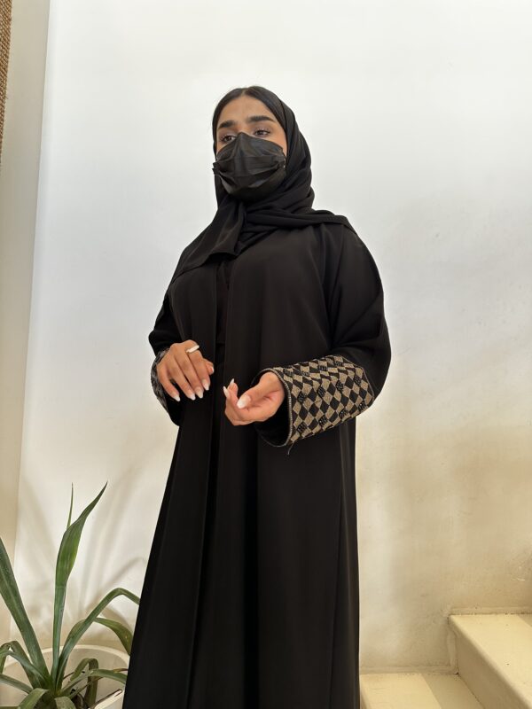 ⁦عبايه بشك زاهية على اكمام بلون النحاسي⁩ - الصورة ⁦6⁩