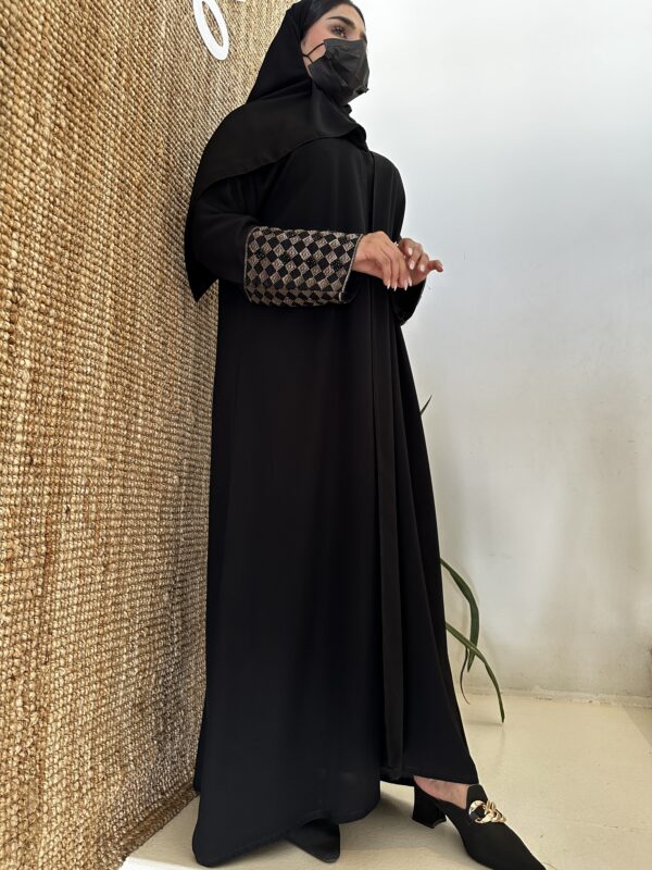 ⁦عبايه بشك زاهية على اكمام بلون النحاسي⁩ - الصورة ⁦8⁩