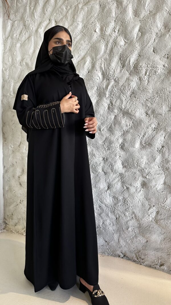 ⁦عبايه بشك سندس على اكمام مزينه بلون النحاسي⁩ - الصورة ⁦6⁩