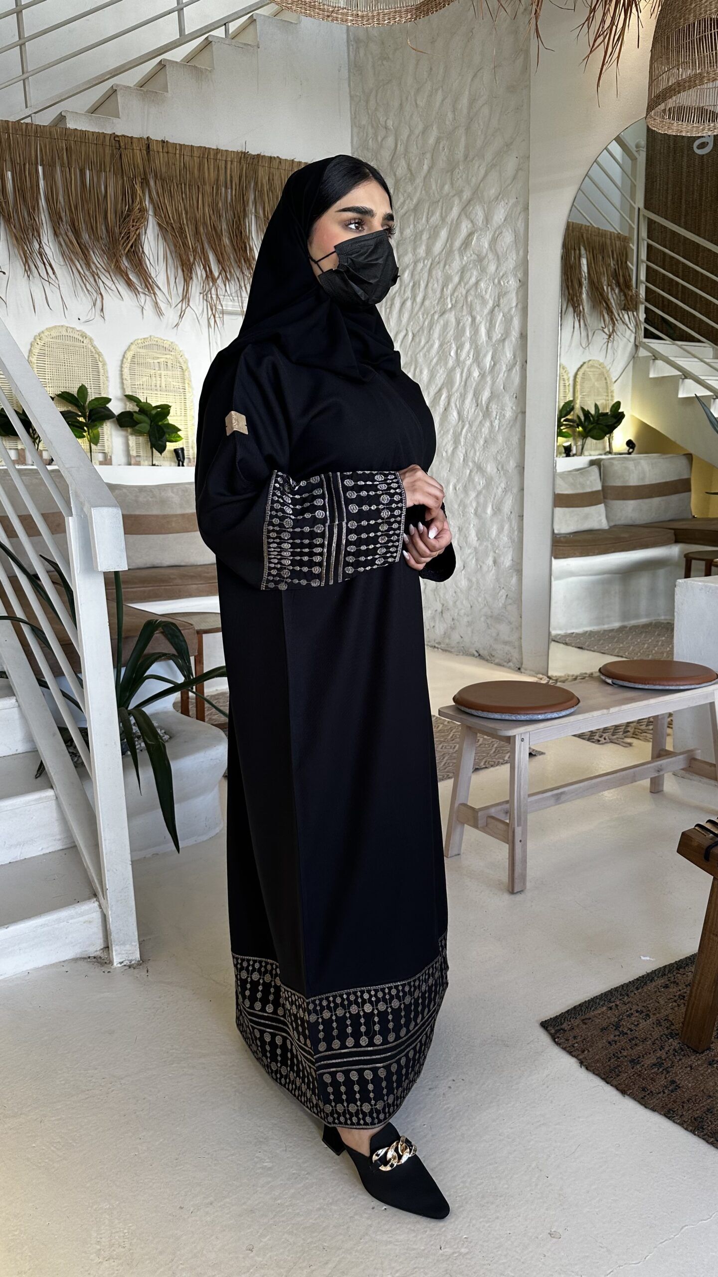 IMG_E0669 عبايه مطرزه من اكمام اسفل بلون النحاسي - الصورة 1
