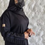 عبايه بشك سندس مزينه على اكمام بلون الكحلي