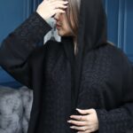 عبايه كتف مطرزه بخيوط اسود ناعم