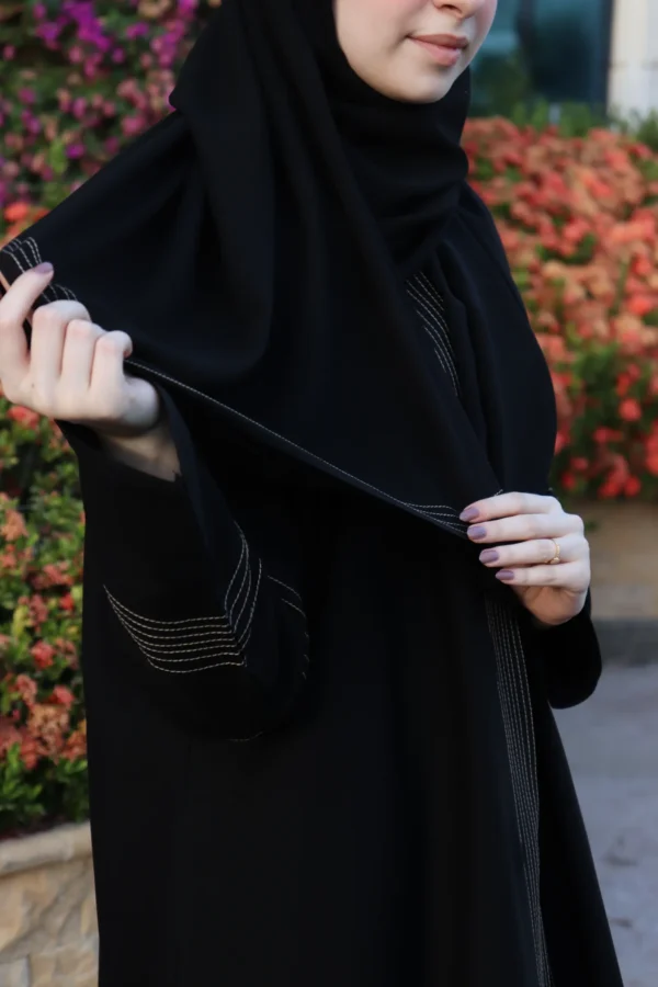 ⁦عباية اماراتي بخيوط مبتكره بلون بيج⁩ - الصورة ⁦4⁩