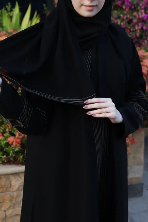 ⁦عباية اماراتي بخيوط مبتكره بلون بيج⁩ - الصورة ⁦5⁩