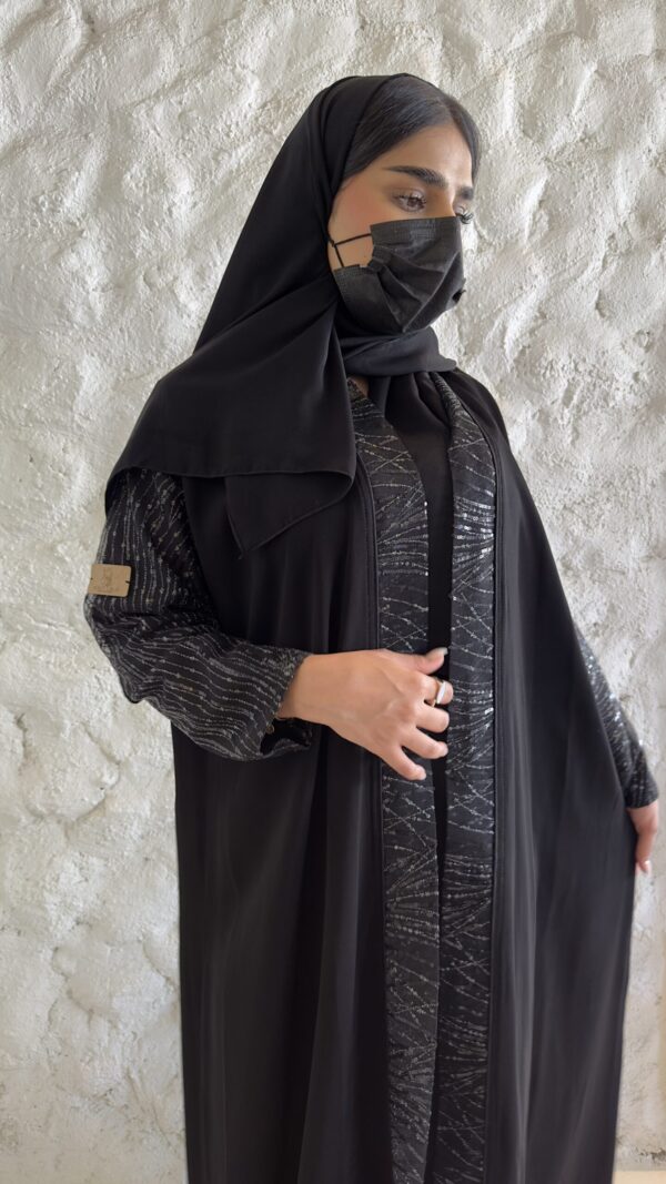 ⁦عبايه كريب بأكمام مفصوله بتطريز ترتر مميز⁩ - الصورة ⁦7⁩