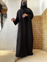 عبايه كتف بتطريز مميز من اسفل العبايه
