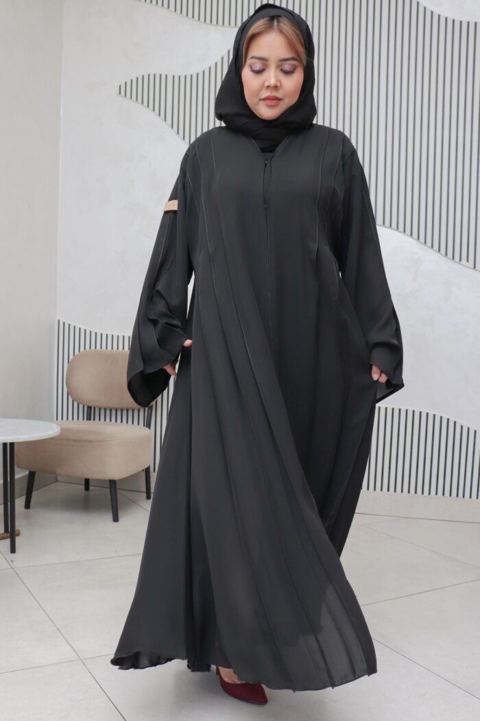 ⁦عبايه كلوش بقيطان و كسر بشكل مميز فى العبايه⁩ - الصورة ⁦8⁩