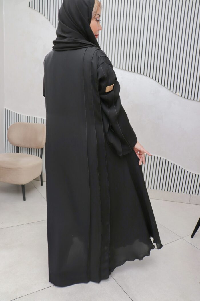 ⁦عبايه كلوش بقيطان و كسر بشكل مميز فى العبايه⁩ - الصورة ⁦9⁩