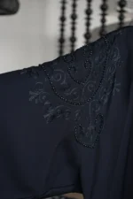 ⁦عباية بشك على الاكتاف بقصه كم اماراتي⁩ - الصورة ⁦3⁩