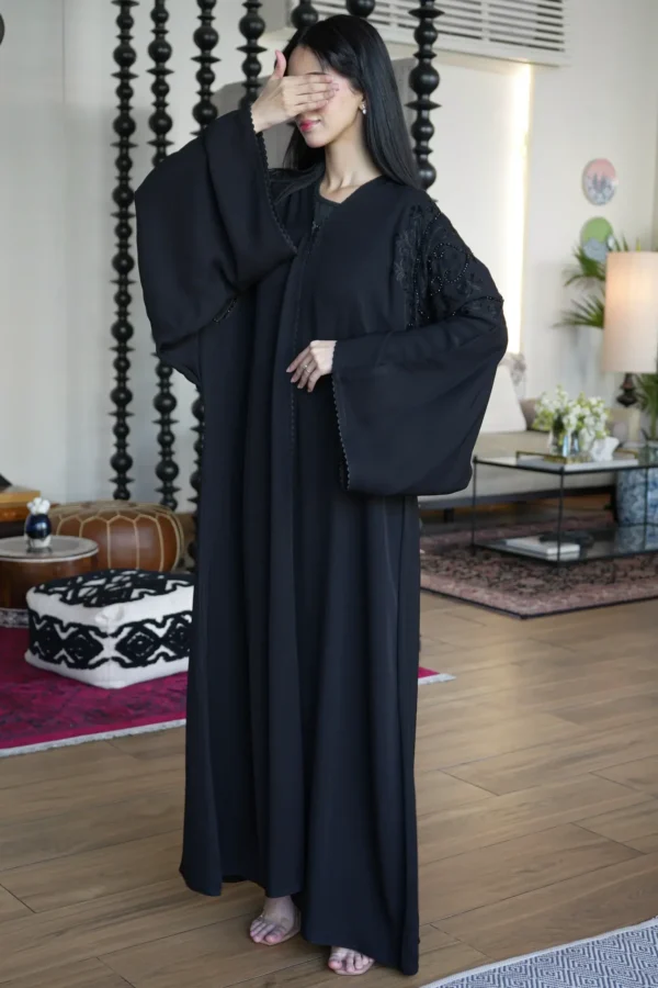 ⁦عباية بشك على الاكتاف بقصه كم اماراتي⁩ - الصورة ⁦5⁩