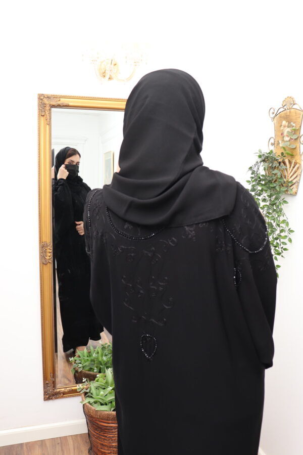 ⁦عباية بشك على الاكتاف بقصه كم اماراتي⁩ - الصورة ⁦14⁩