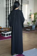 ⁦عباية بشك على الاكتاف بقصه كم اماراتي⁩ - الصورة ⁦6⁩
