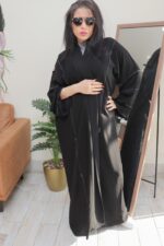 ⁦عبايه كريب ملكي بشك اسود و قيطان⁩ - الصورة ⁦9⁩