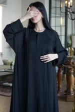 ⁦عبايه كلوش محددة باسود⁩ - الصورة ⁦5⁩