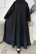 ⁦عبايه كلوش ساده بخيوط اسود مخفي⁩ - الصورة ⁦8⁩
