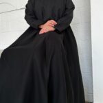 عبايه كلوش ساده بخيوط كحلي مخفي