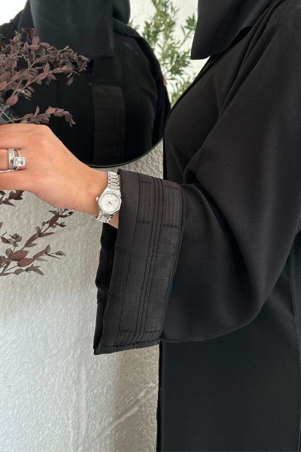 ⁦عباية اسود بكم طي مندمجة بكلفه جاكار⁩ - الصورة ⁦5⁩