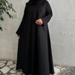 عبايه كلوش بشك مخفى على اكمام على شكل x