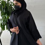 عبايه كلوش بتكسير محدد اسود كويتي