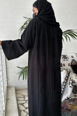 عبايه كريب اسود لف بشريط مميز