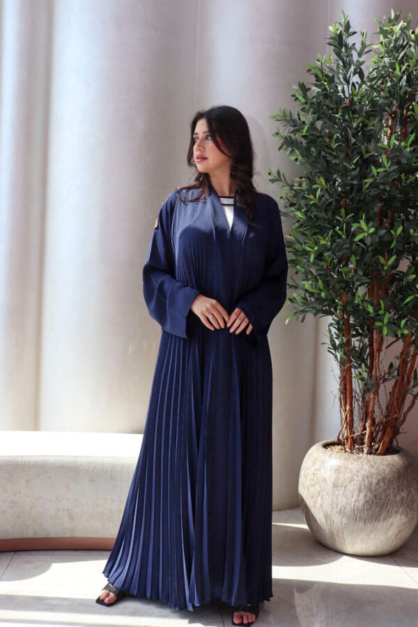 ⁦عباية بكسرات كحلي بليسه ملونه⁩ - الصورة ⁦5⁩