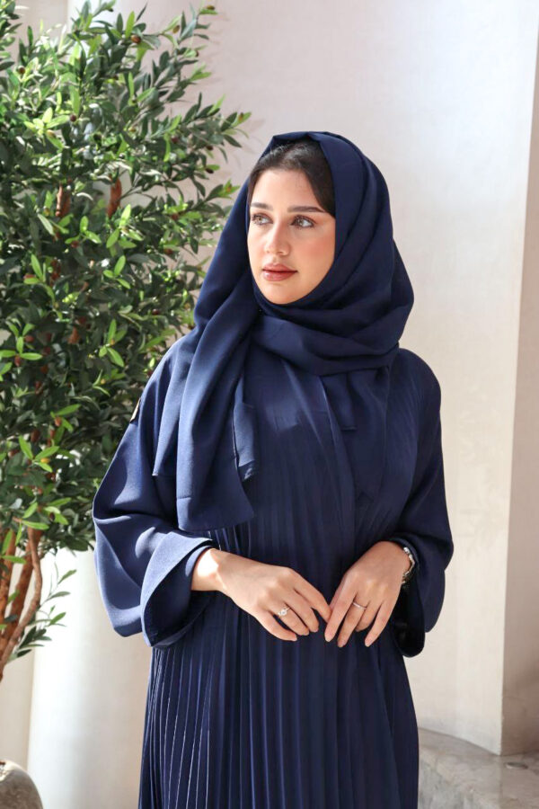 ⁦عباية بكسرات كحلي بليسه ملونه⁩ - الصورة ⁦9⁩