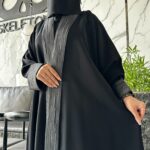 عبايه كتف ساده محدد اطرافه بلون رمادي