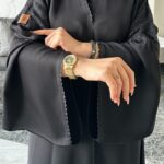 عباية كتف مطرزه على الأكتاف بقصه كم اماراتي