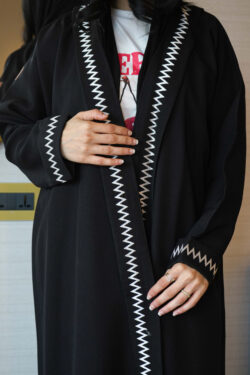 عباية كتف بتطريز