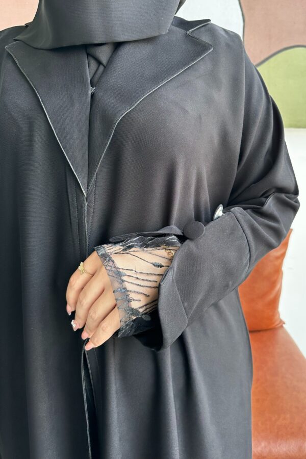 ⁦عبايه كتف كلوش بكم دنتيل⁩ - الصورة ⁦3⁩