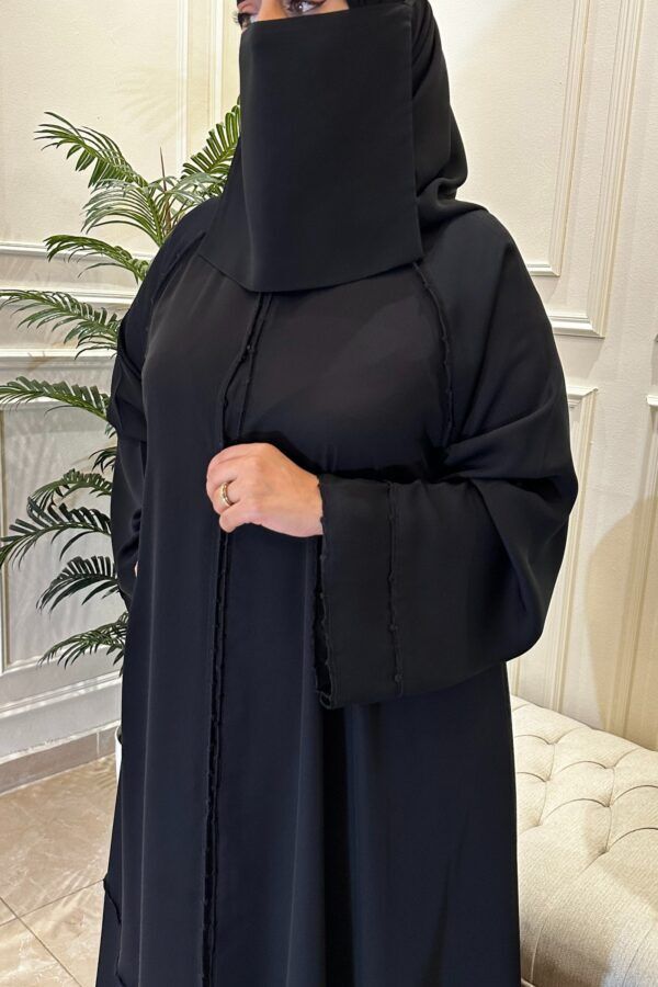 ⁦عباية كلوش نواعم بدقات تطريز اسود⁩ - الصورة ⁦6⁩