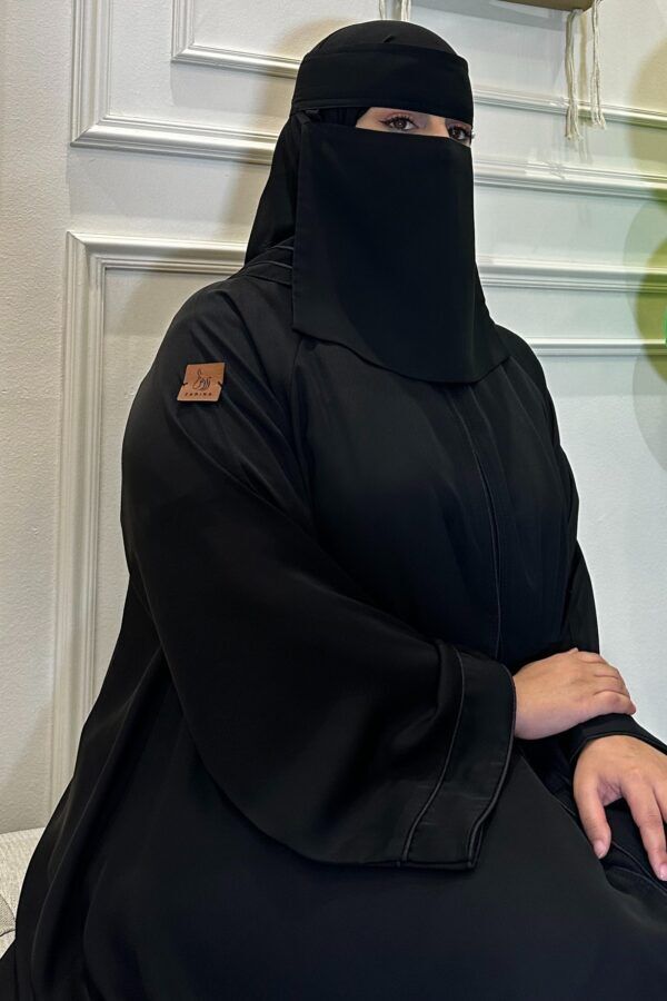 ⁦عباية كلوش نواعم ساده بكم مربع بحدده بفايفين⁩ - الصورة ⁦5⁩