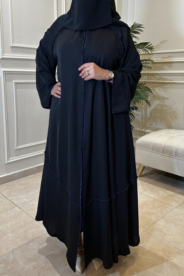 ⁦عباية كلوش محدد بدقات وتطريز كحلي⁩ - الصورة ⁦2⁩