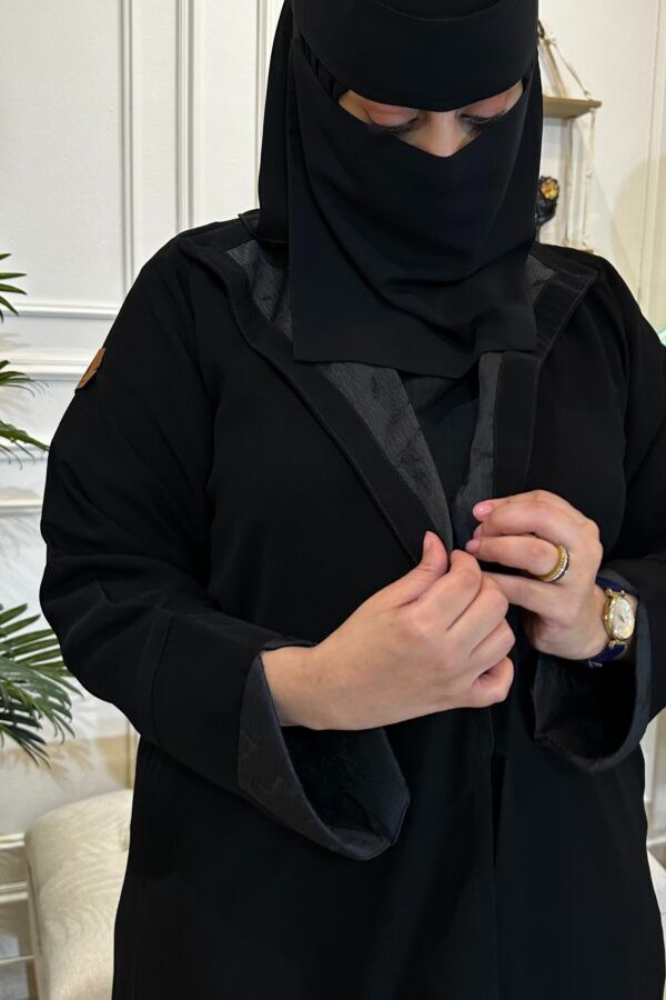 ⁦عبايه ملكي لياقة محدد  كلاسيك⁩ - الصورة ⁦5⁩