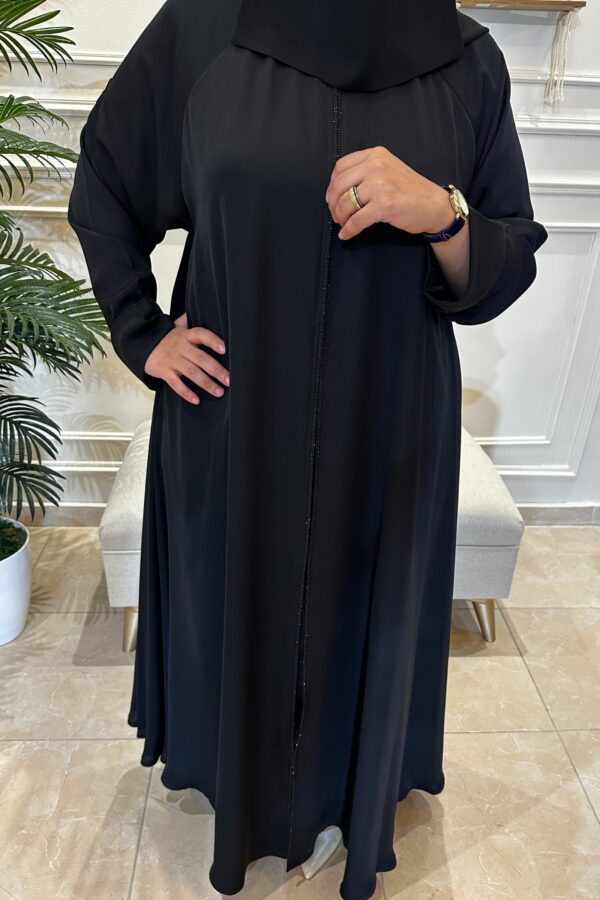 ⁦عباية كلوش نواعم محدد بشريط فصوص⁩ - الصورة ⁦7⁩