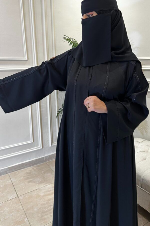⁦عباية كلوش نواعم منسوجه بقيطان و فصوص من امام⁩ - الصورة ⁦2⁩